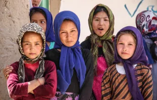 Refugee children in Kabul, Afghanistan Trent Inness/Shutterstock